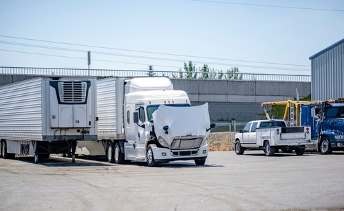 What Are The 7 Hidden Dangers of Semi-Truck Blind Spots in Richland That Most Drivers Don’t Know?